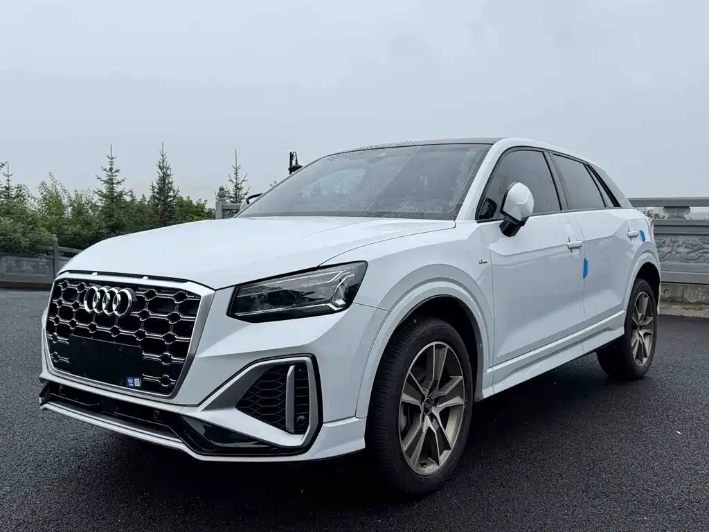 Audi Q2L 2023
