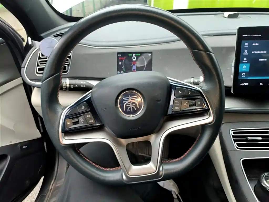 BYD Qin PLUS 2022 — фото 11