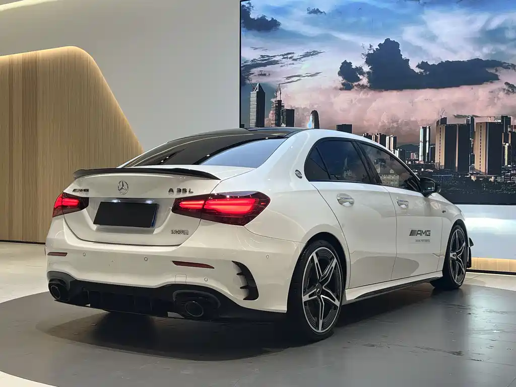 Mercedes-Benz A-Class AMG 2024 — фото 6