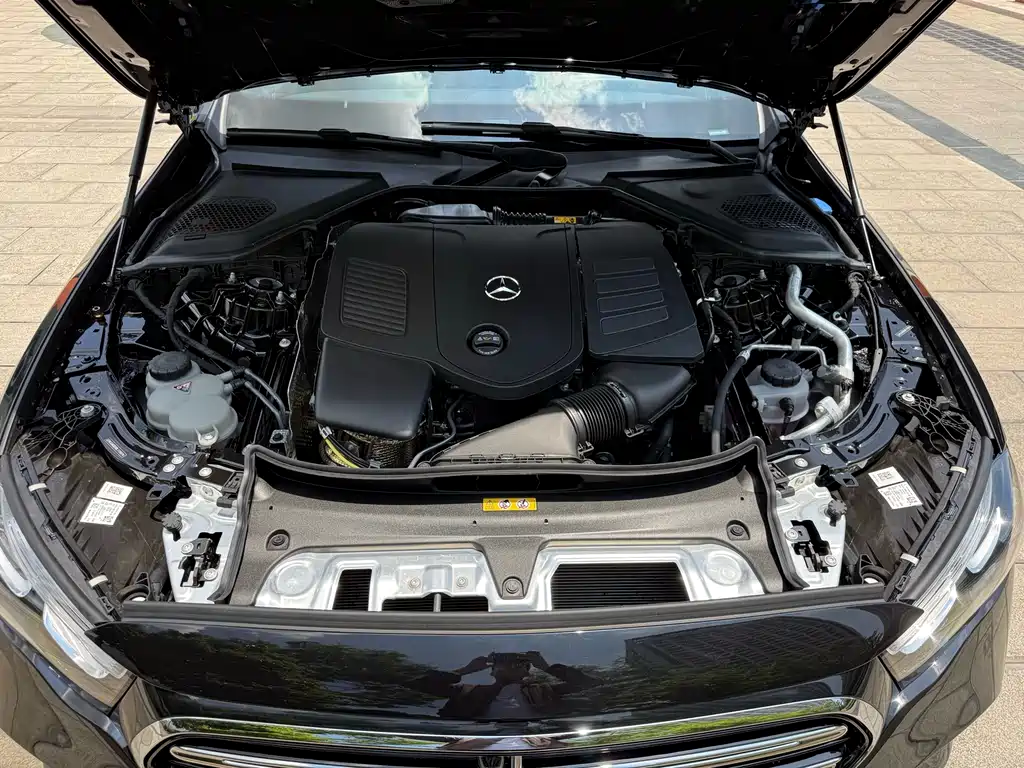 Mercedes-Benz E-Class 2025 — фото 36