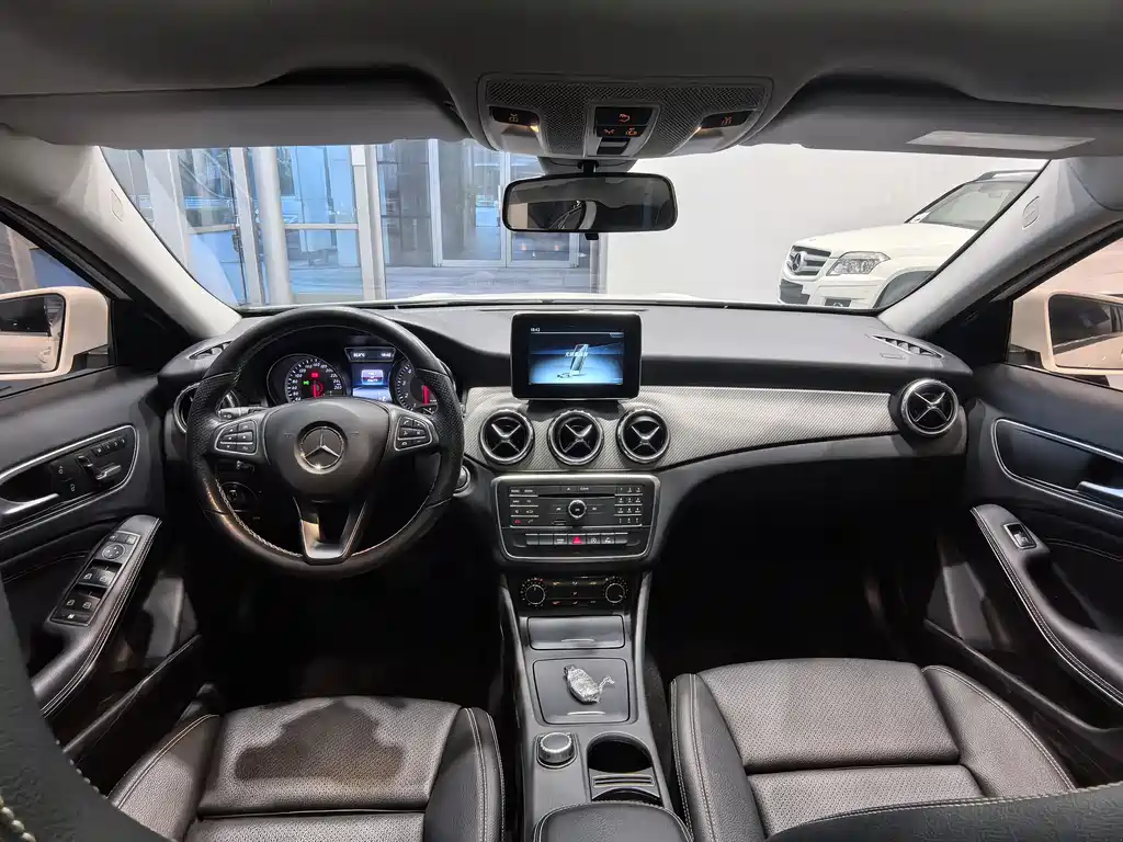 Mercedes-Benz GLA 2017 — фото 9