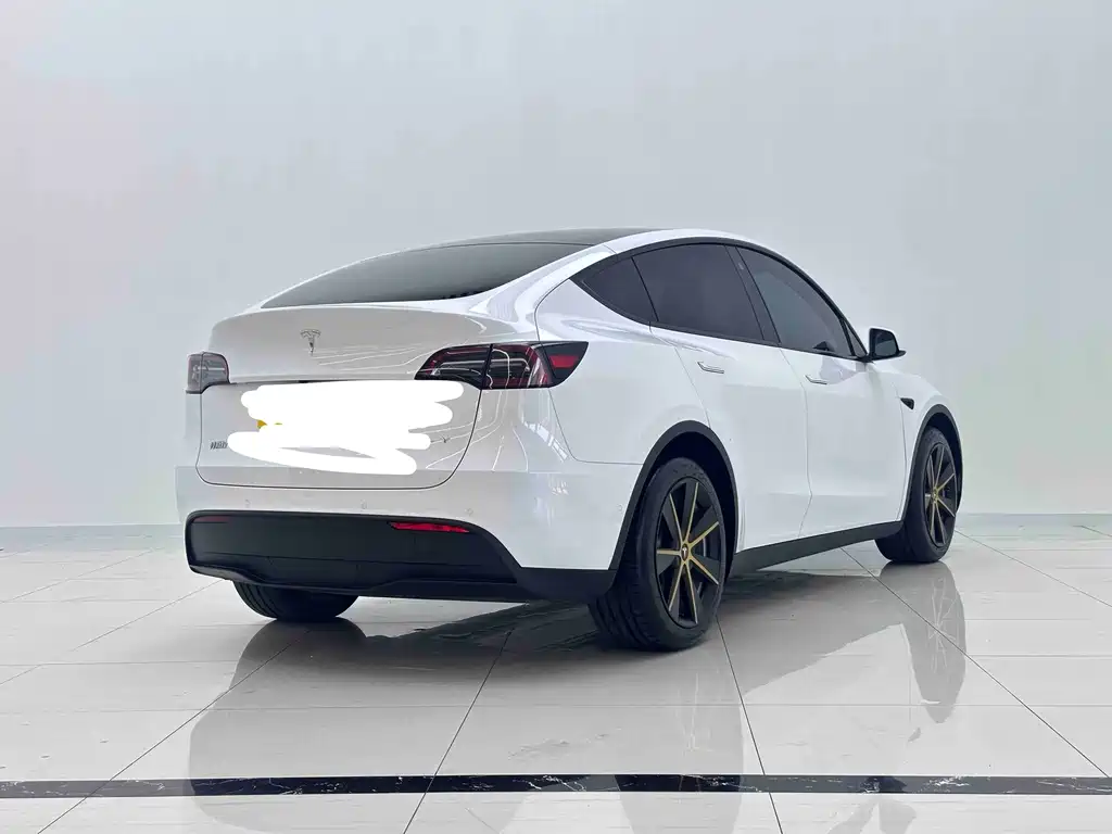 Tesla Model Y 2023 — фото 3