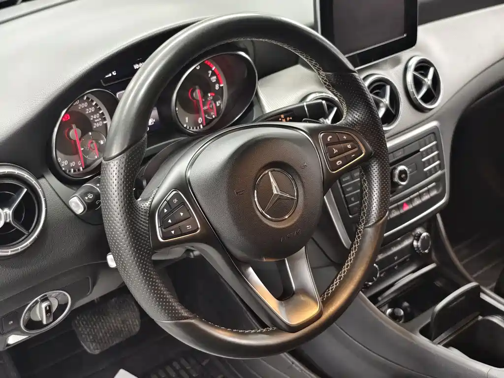 Mercedes-Benz CLA 2015 — фото 5