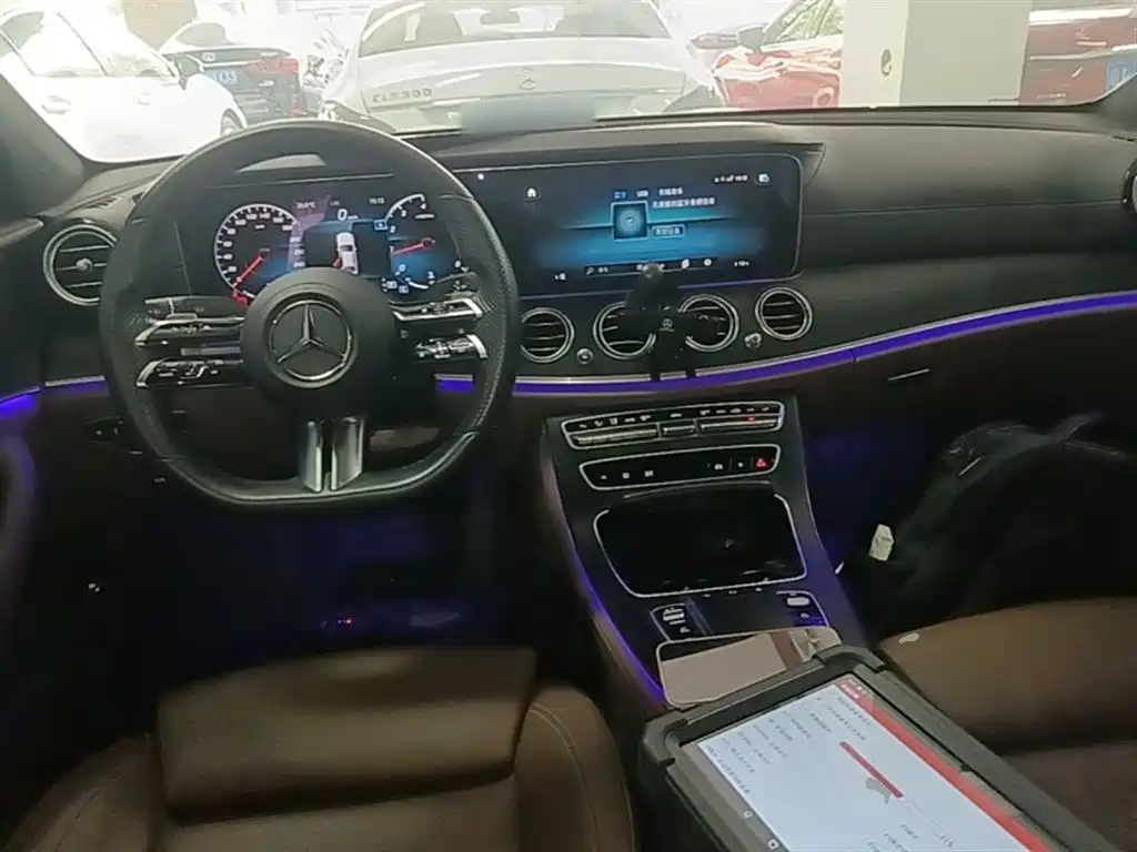 Mercedes-Benz E-Class 2023 — фото 10