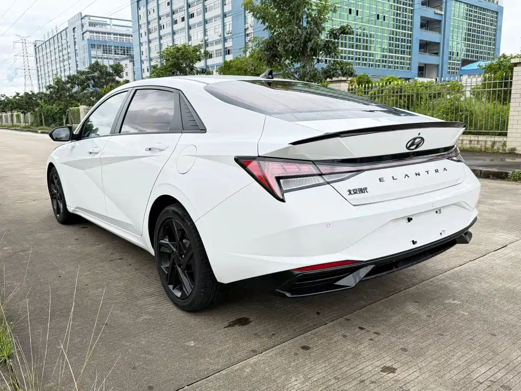Hyundai Elantra 2023