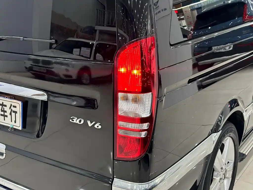 Mercedes-Benz Viano 2015 — фото 55