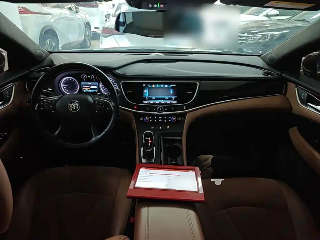Buick LaCrosse 2017 — фото 10