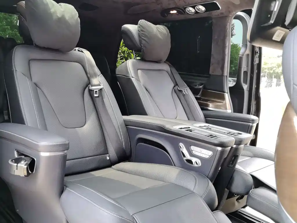 Mercedes-Benz V-Class 2021 — фото 21