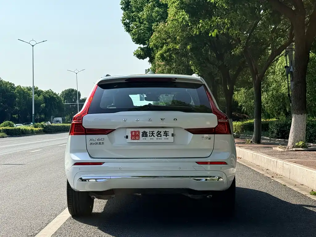 Volvo XC60 PHEV 2024 — фото 3