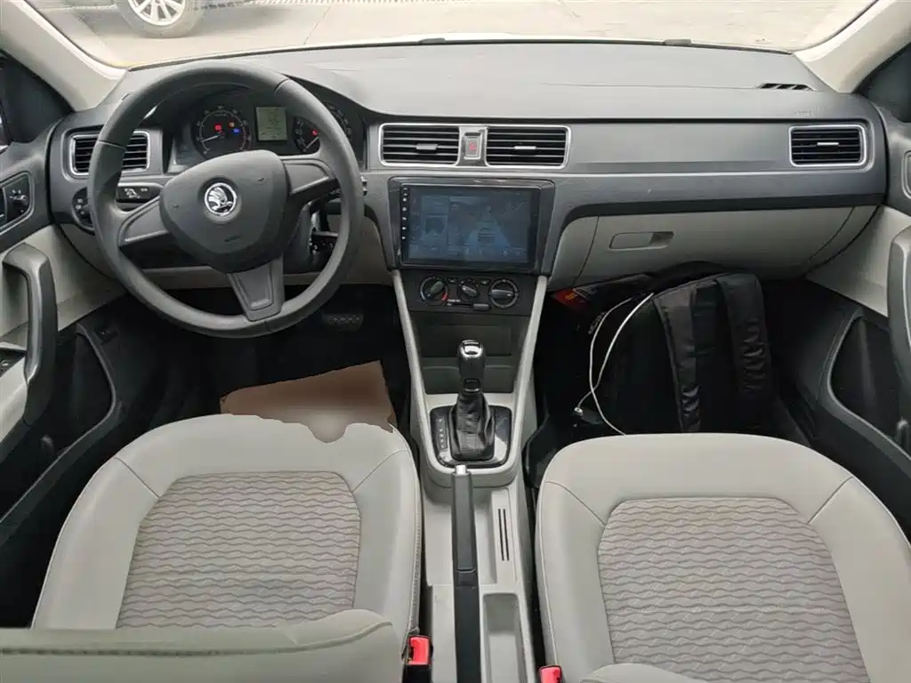 Skoda Rapid 2017 — фото 10