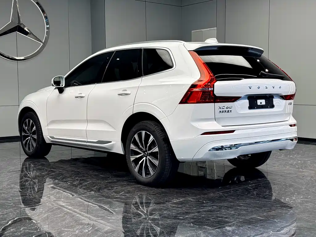 Volvo XC60 2025 — фото 9