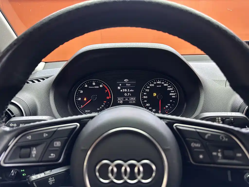 Audi Q2L 2020 — фото 9