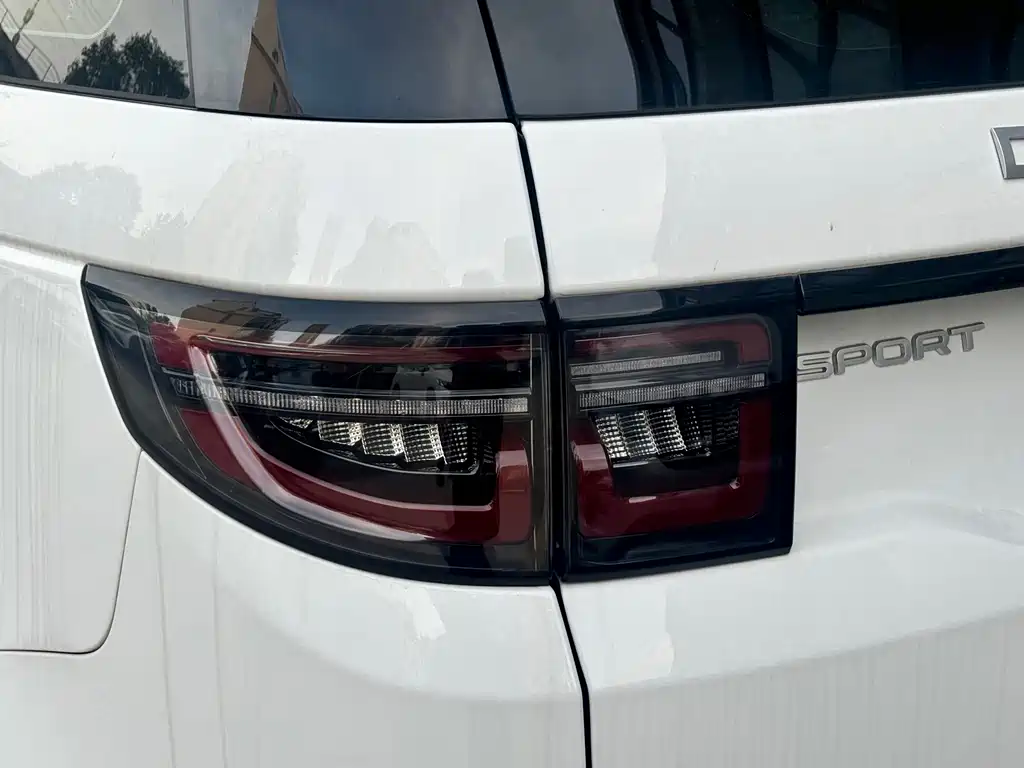 Land Rover Discovery Sport 2023 — фото 18