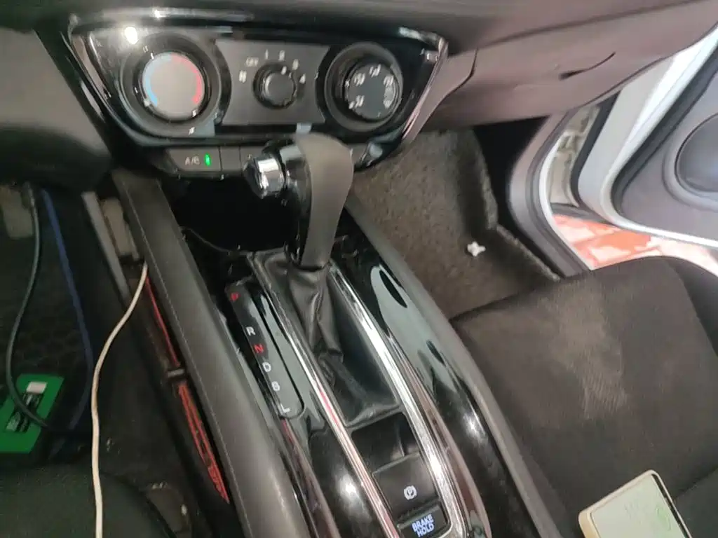 Honda Vezel 2015 — фото 14