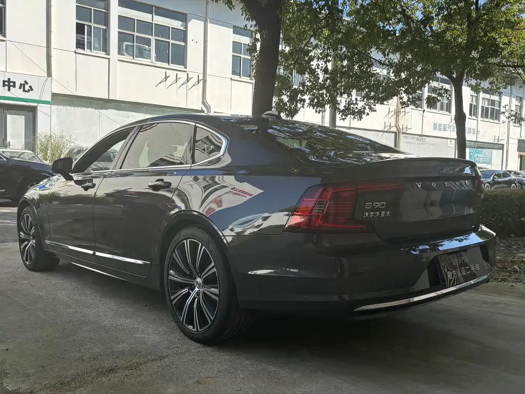 Volvo S90 2025 — фото 4