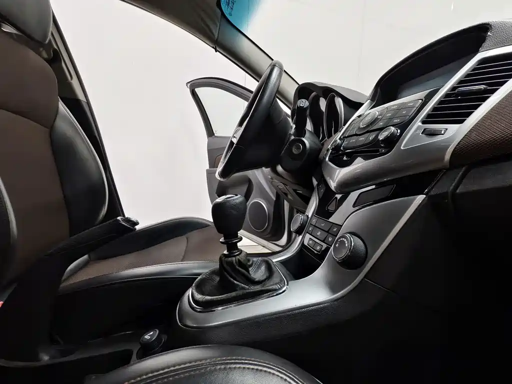 Chevrolet Cruze 2014 — фото 15