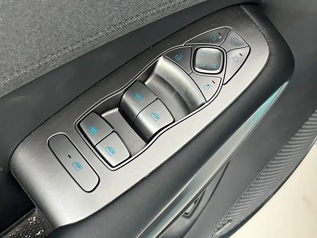 BYD Sealion 05 EV 2025 — фото 16