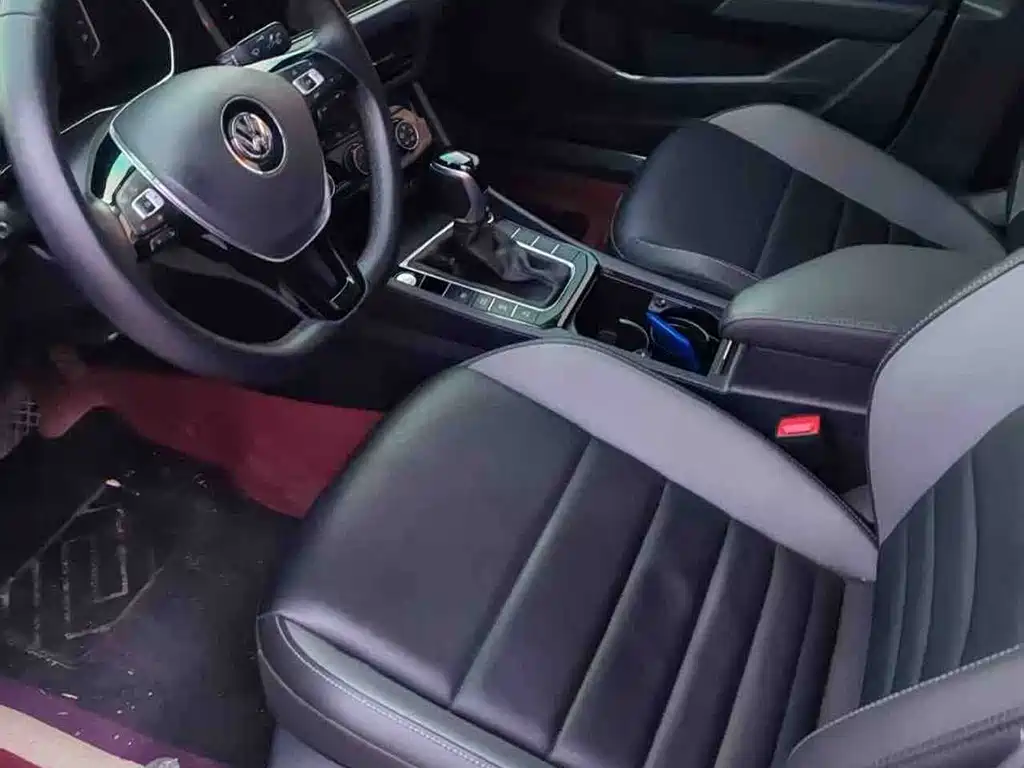 Volkswagen Sagitar 2022