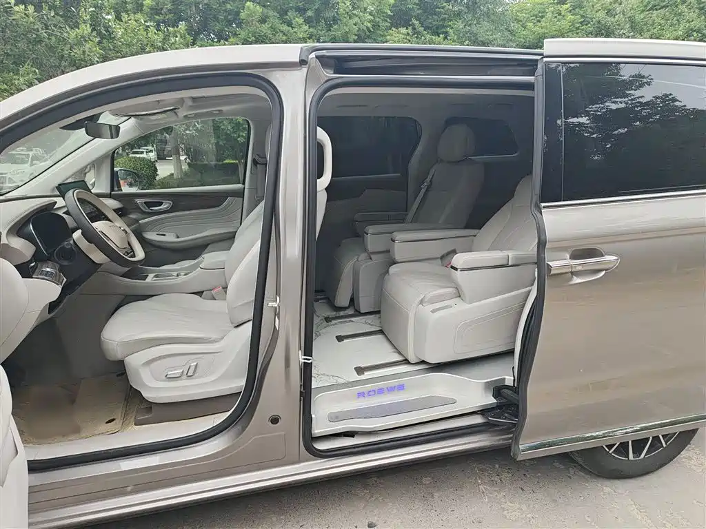 Roewe iMAX8 New Energy 2024 — фото 11