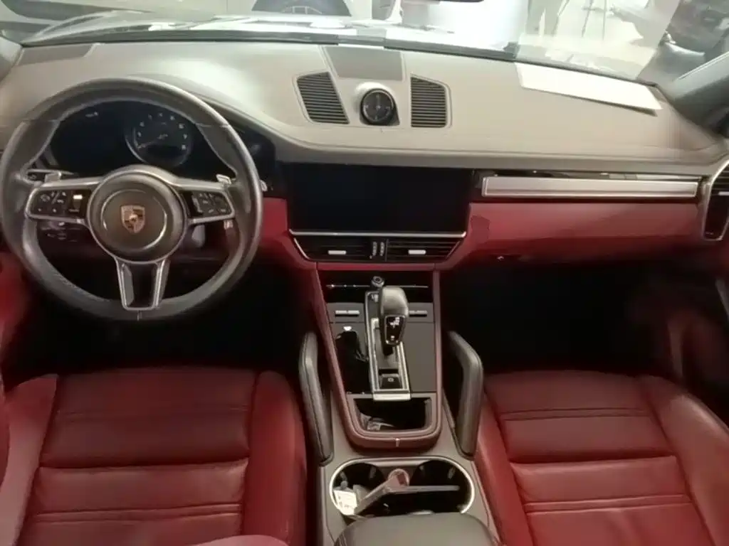 Porsche Cayenne 2022 — фото 16