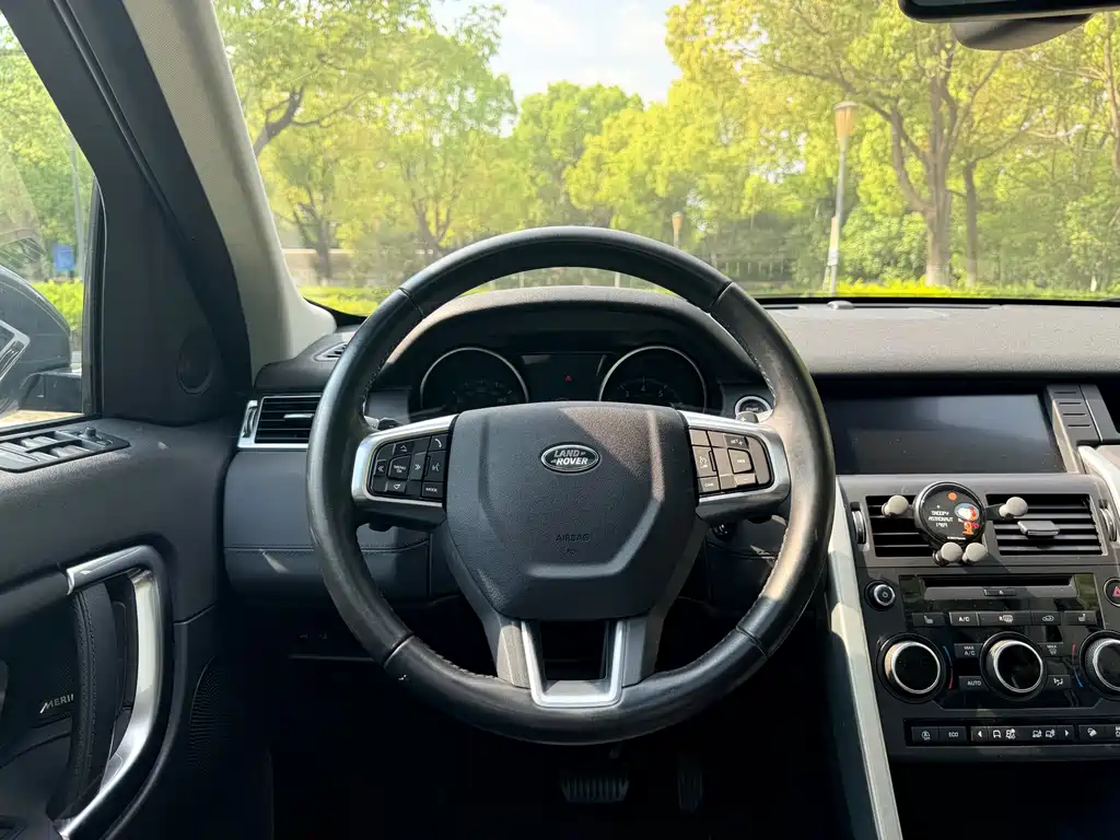 Land Rover Discovery Sport 2019 — фото 12