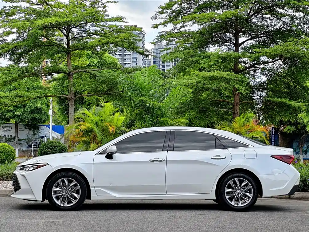 Toyota Avalon 2020 — фото 5