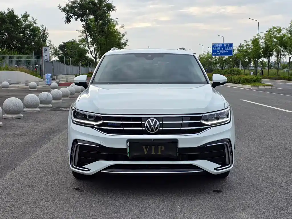 Volkswagen Tiguan L PHEV 2024