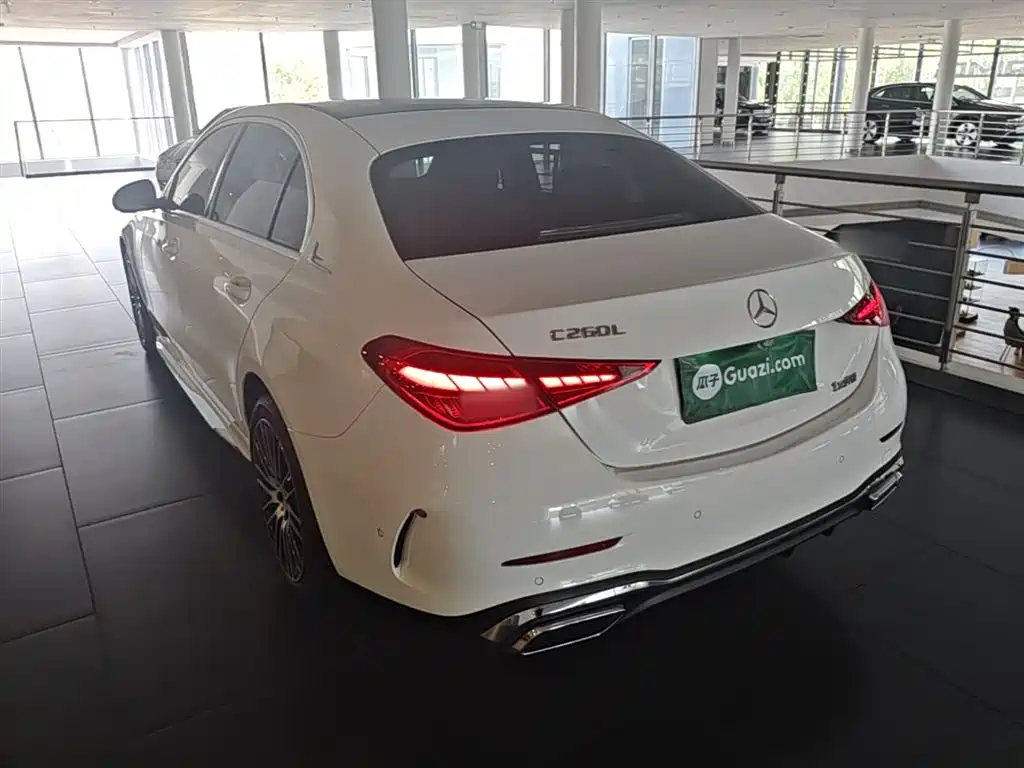 Mercedes-Benz C-Class 2024 — фото 5
