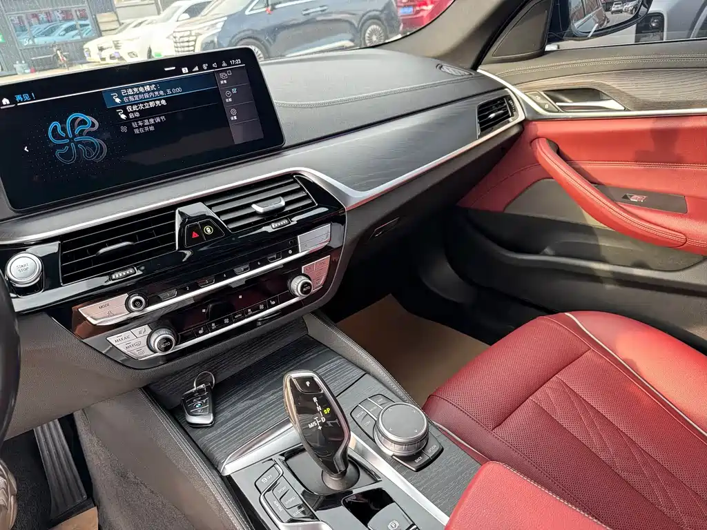 BMW 5 Series New Energy 2022 — фото 10