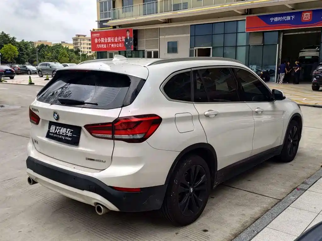 BMW X1 2021 — фото 8