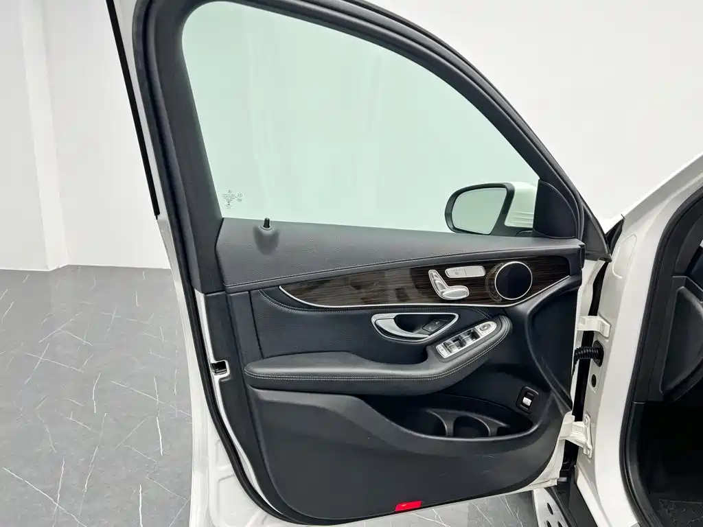 Mercedes-Benz GLC 2019 — фото 13