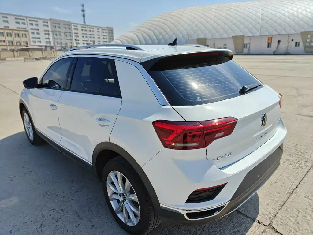 Volkswagen T-Roc 2023 — фото 4