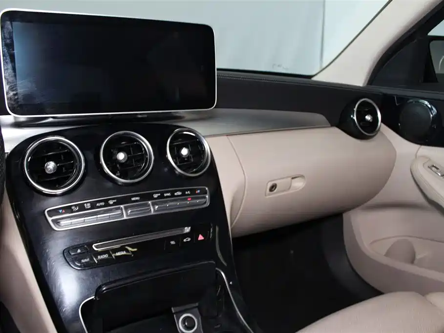Mercedes-Benz C-Class 2017 — фото 12