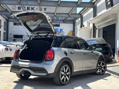 MINI MINI 2023