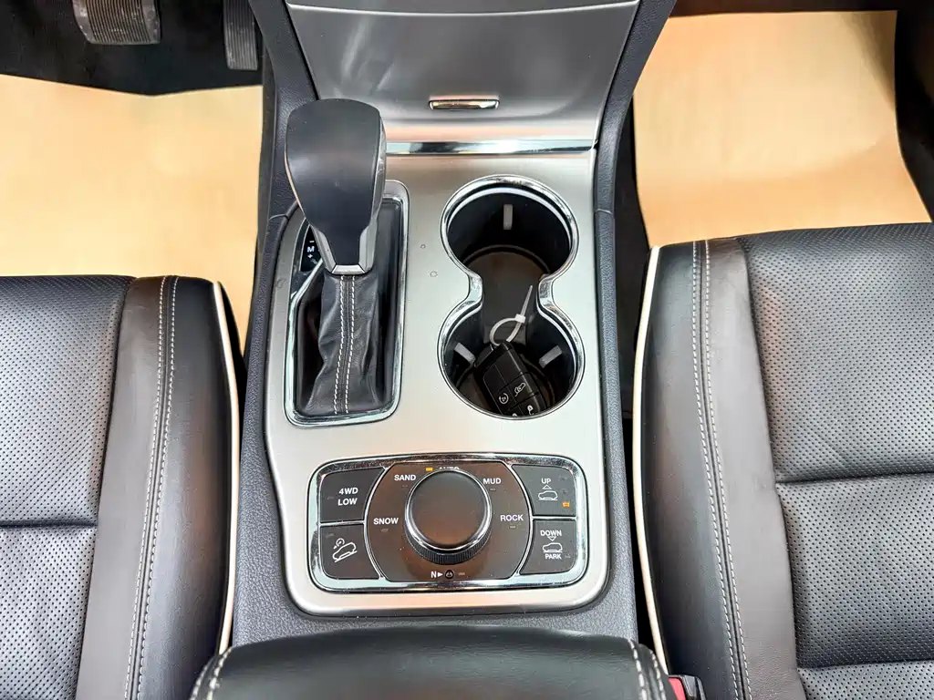 Jeep Grand Cherokee 2018 — фото 18