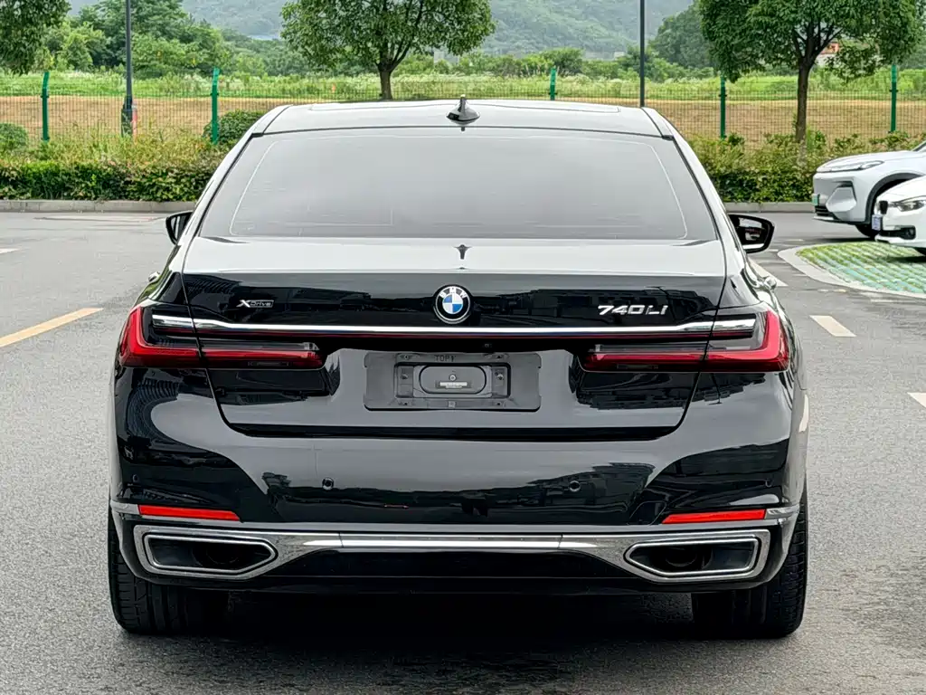 BMW 7 Series 2021