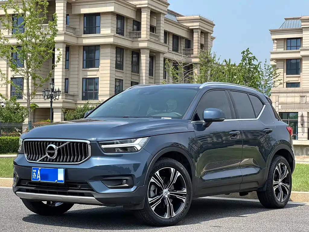 Volvo XC40 2020 — фото 1