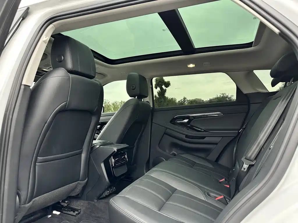 Land Rover Evoque 2023 — фото 9