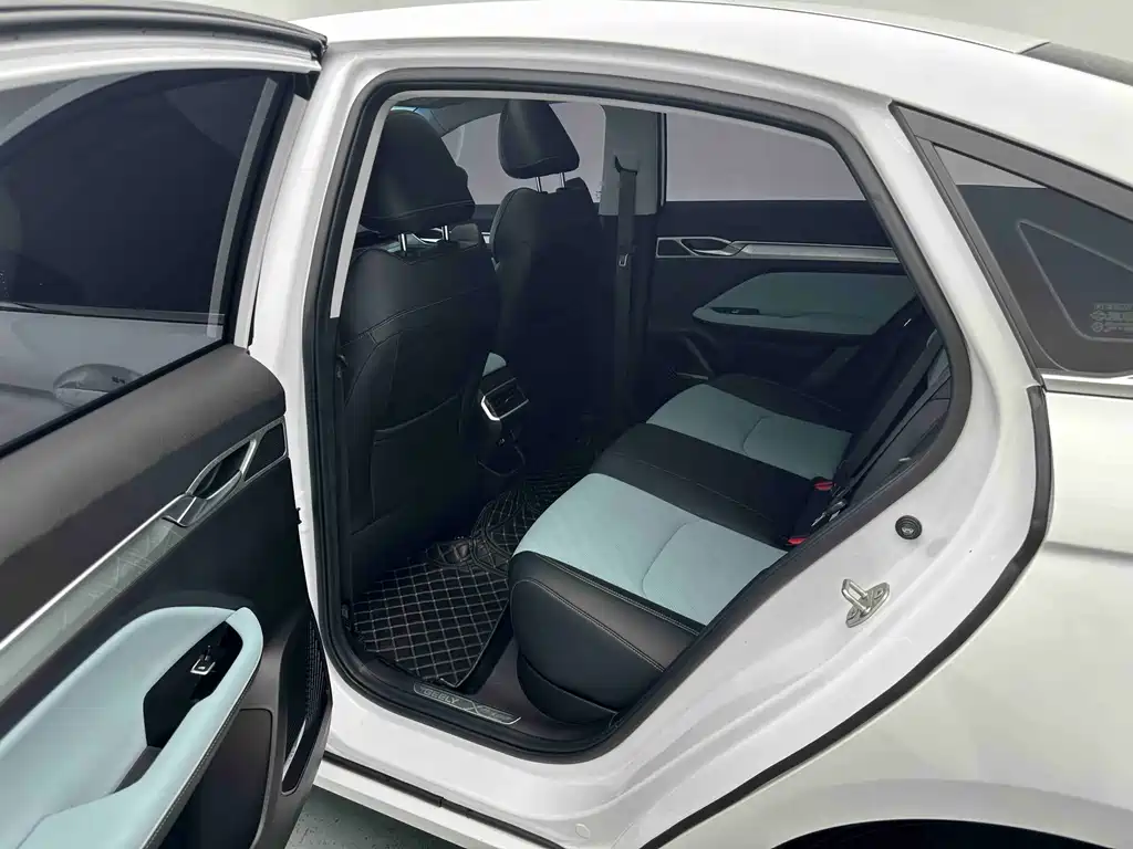 Geely Emgrand L 2022 — фото 12