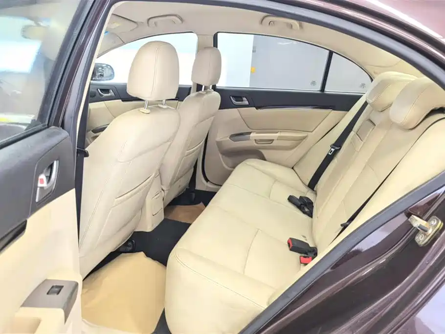 Geely Emgrand Classic 2013 — фото 11