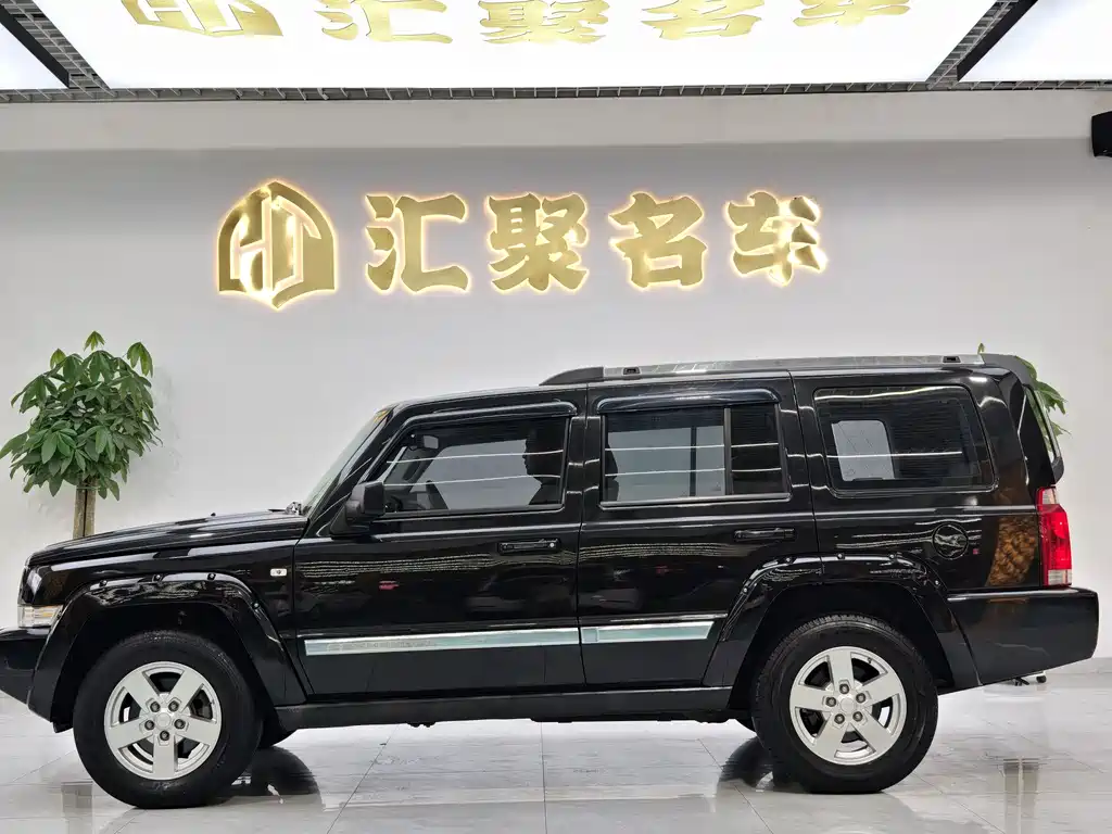 Jeep Commander Classic 2007 — фото 10