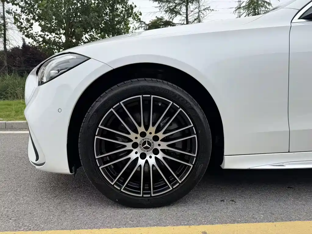Mercedes-Benz C-Class 2024