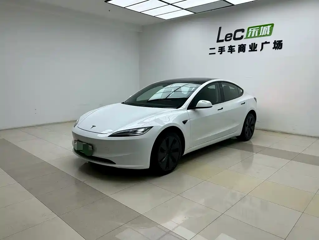 Tesla Model 3 2025