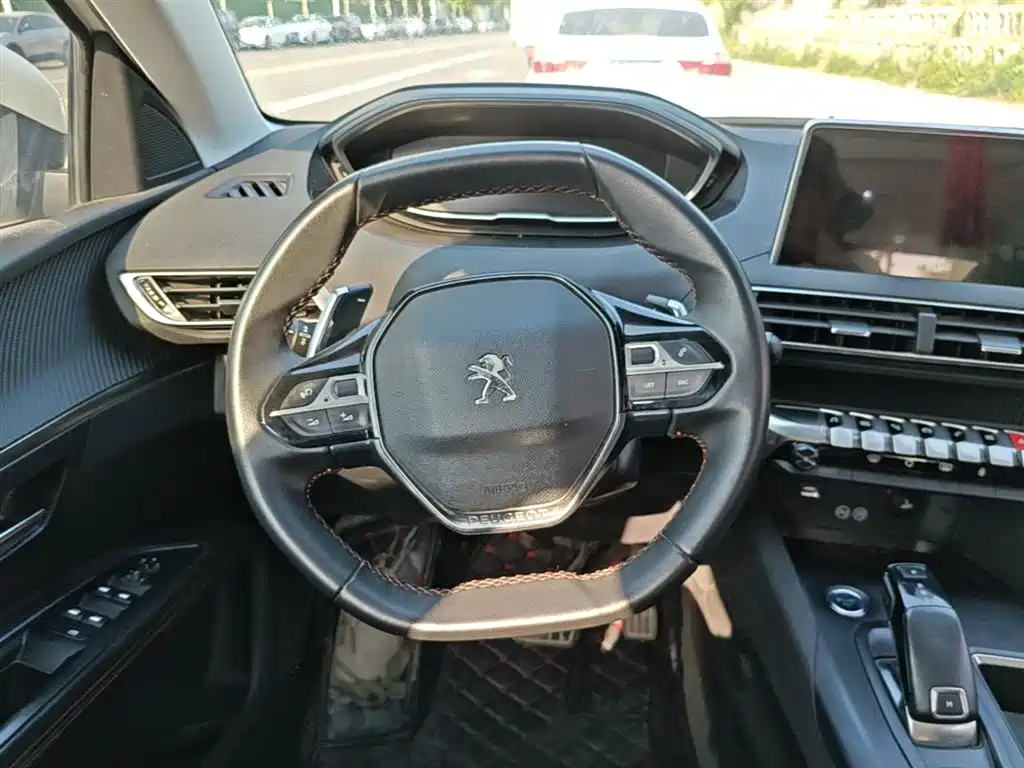 Peugeot 4008 2018 — фото 10