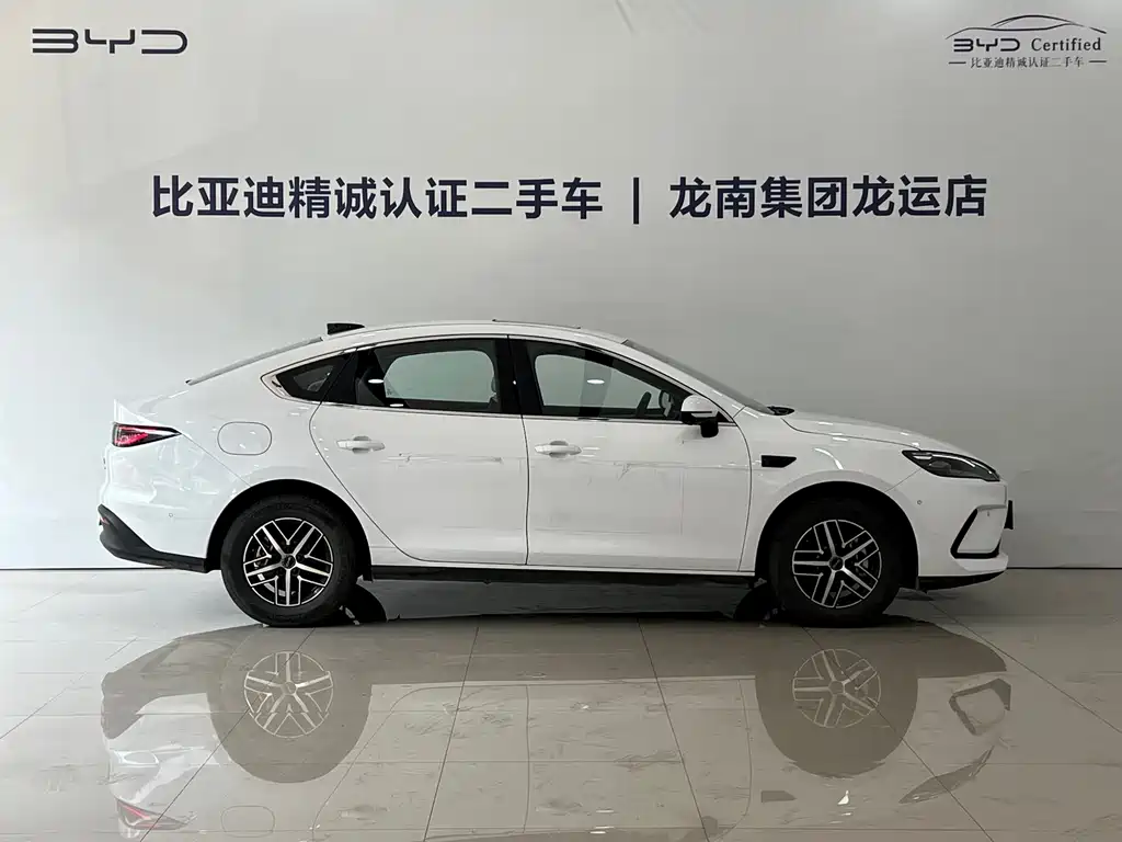 BYD Seal 05 DM-i 2025 — фото 8