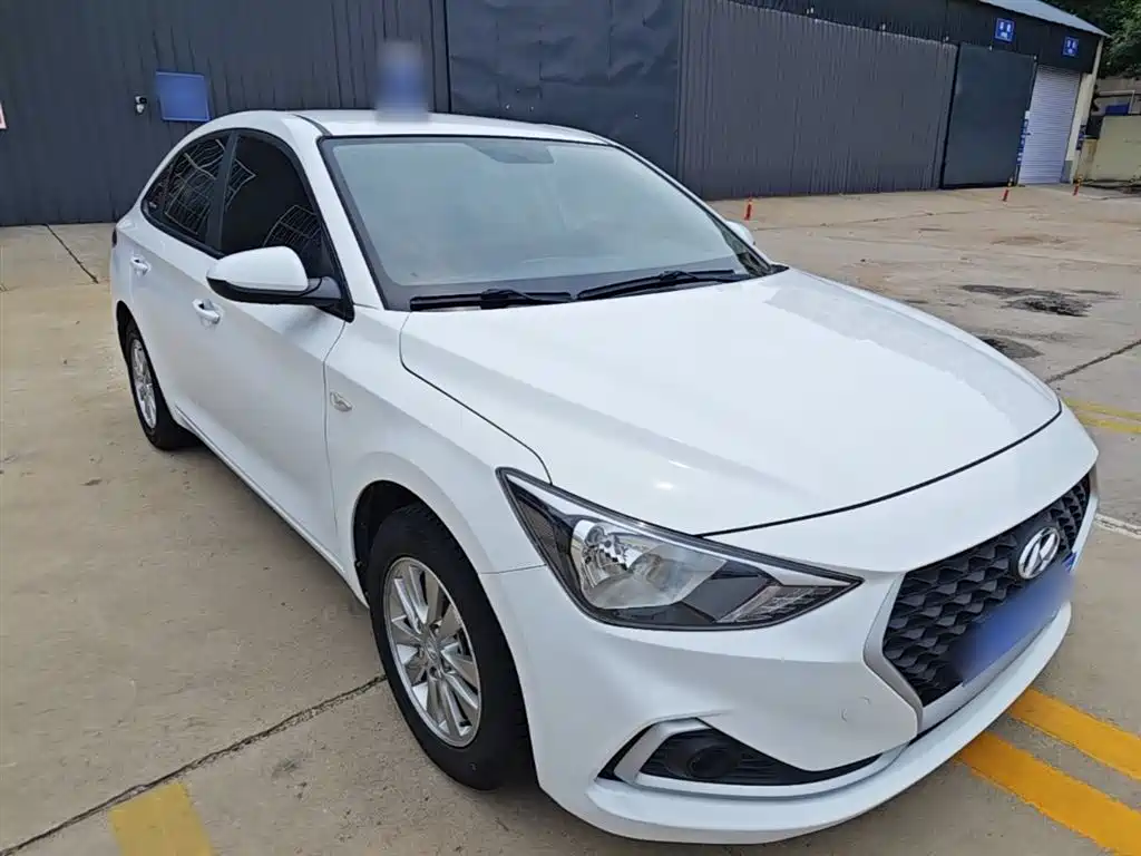 Hyundai Elantra 2020 — фото 4