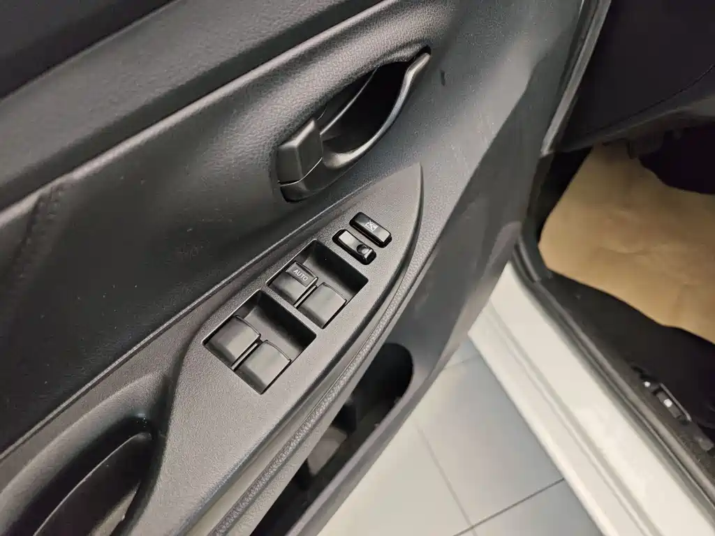 Toyota Vios 2017 — фото 9