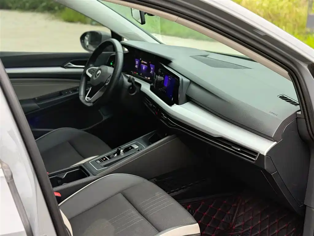 Volkswagen Golf 2021