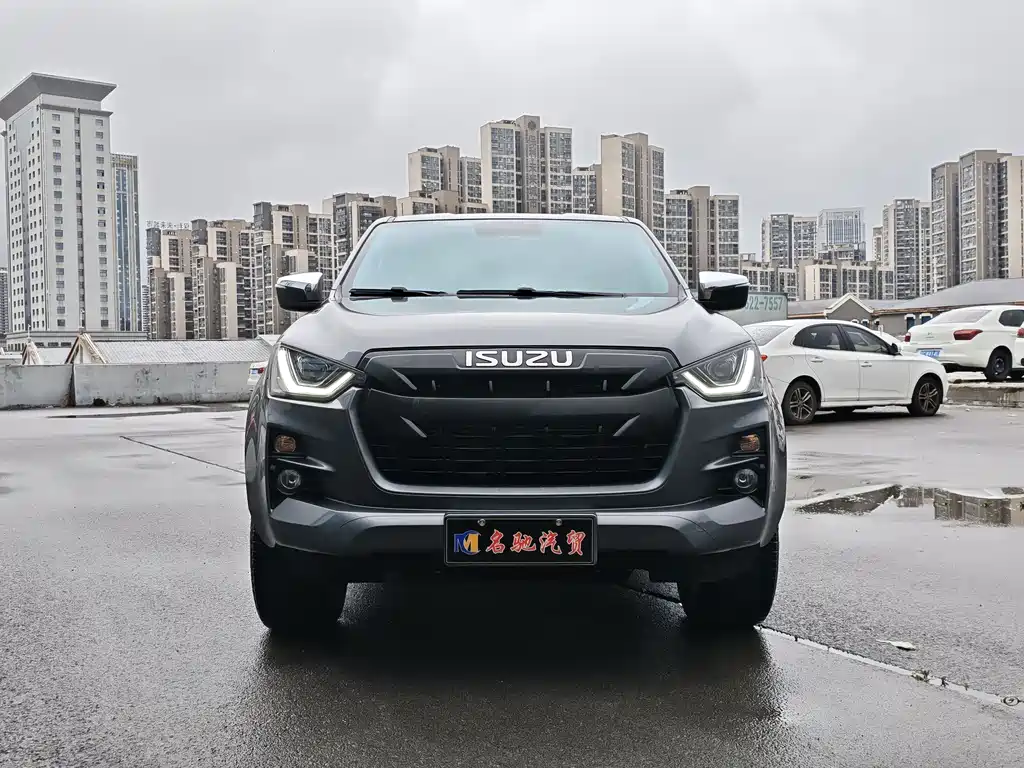 Isuzu D-MAX 2023 — фото 1