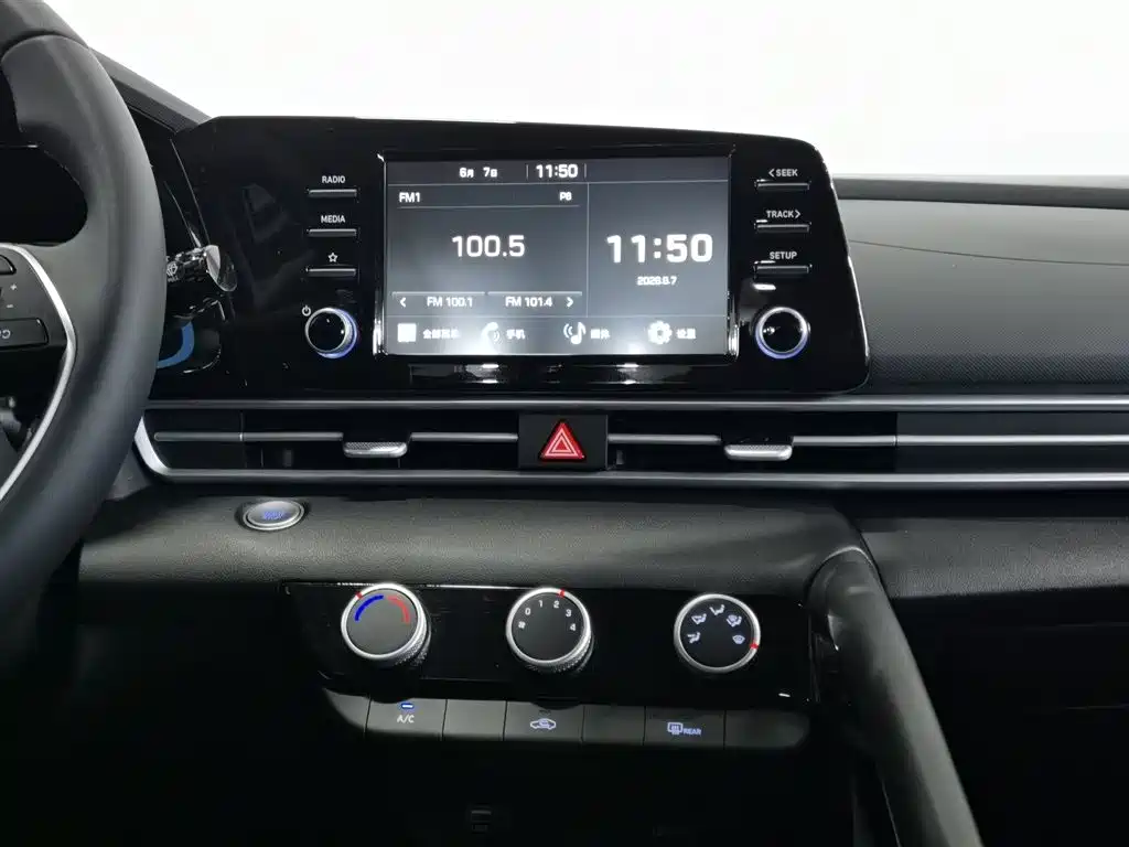 Hyundai Elantra 2024 — фото 12
